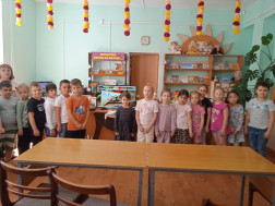 Посещение детской городской библиотеки им Гайдара.